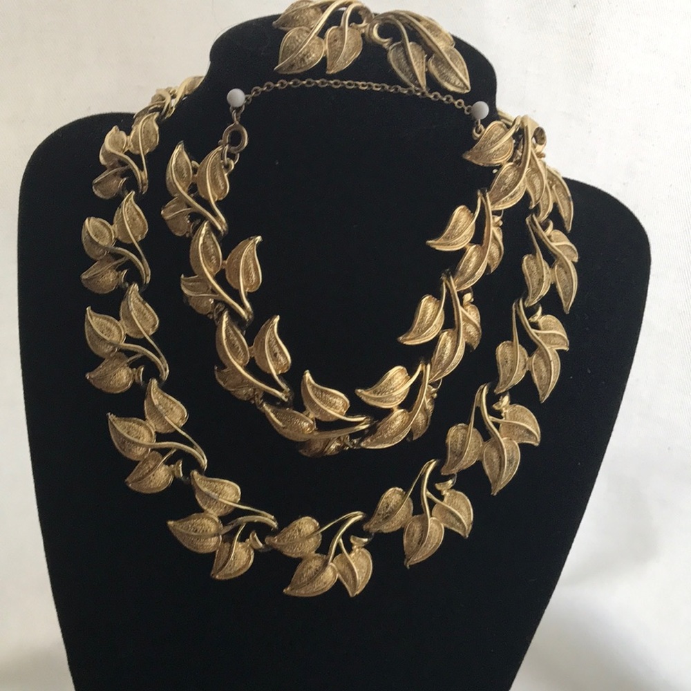 Vintage 3pc Bridal Set - Cora -Gold tone Leaf Moto